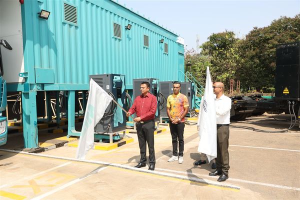 Flag-off in front of EIM chargers at the JNPT swapping and charging station